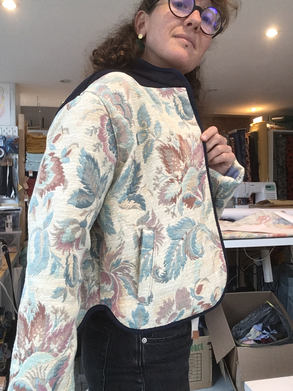 Veste courte - tapisserie bleue