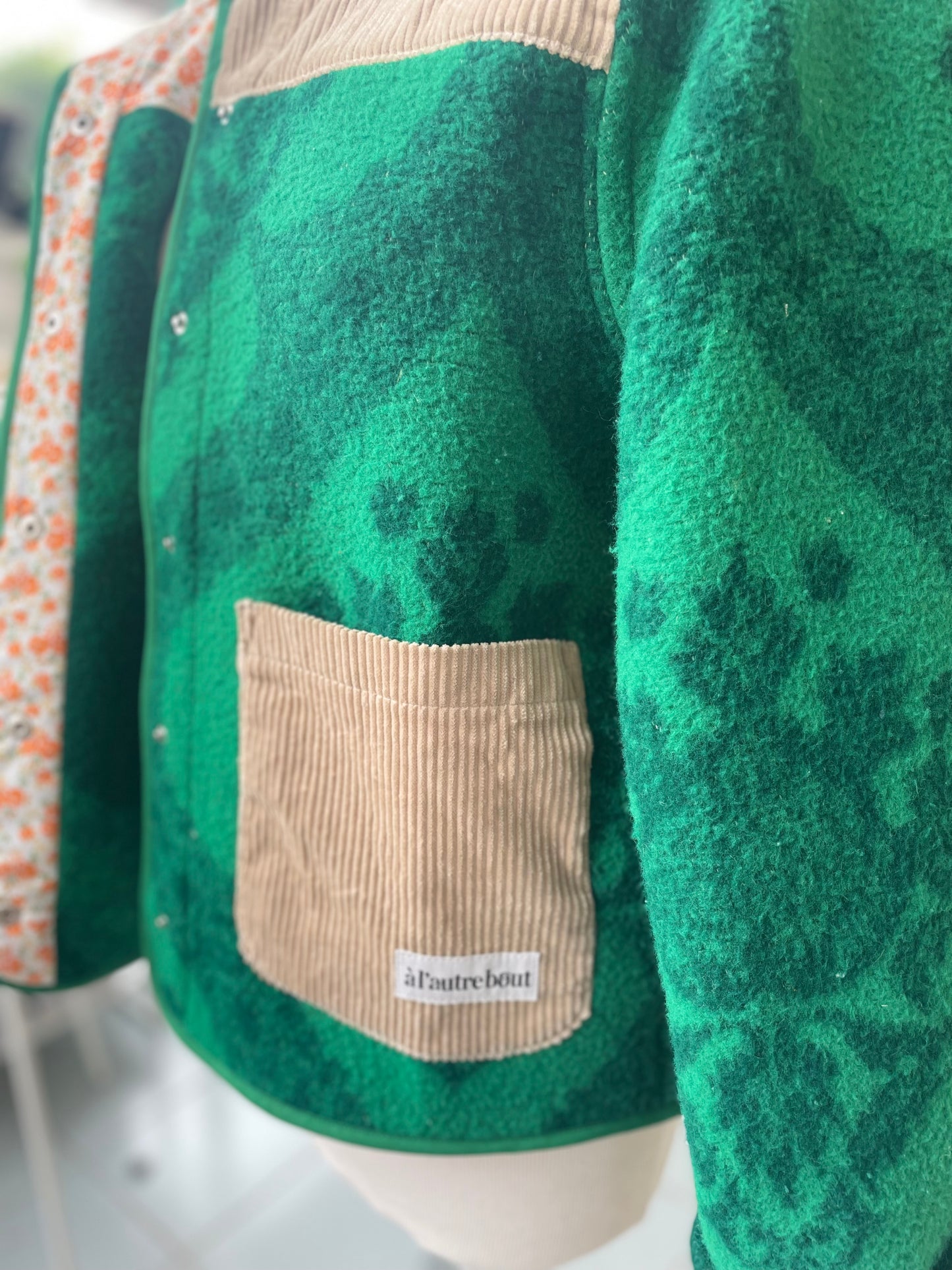 Veste Mazette : couverture verte et velours côtelé