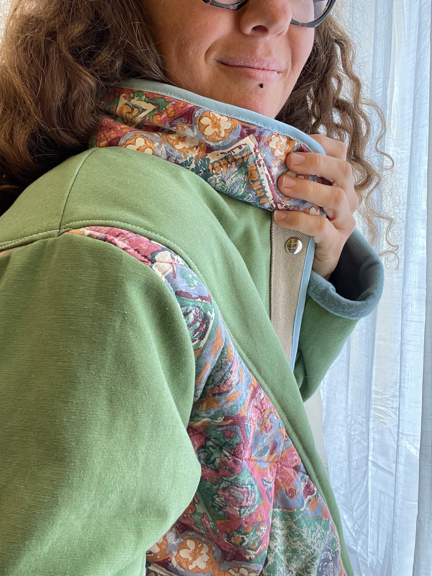 Veste Mazette : couette vintage et rideau vert