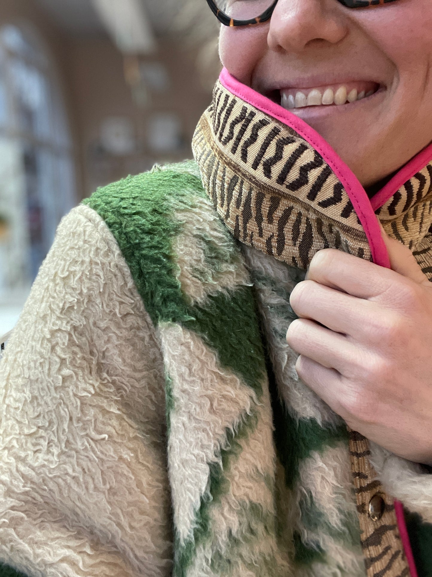 Veste Mazette : couverture vert/beige et tapisserie ethnique