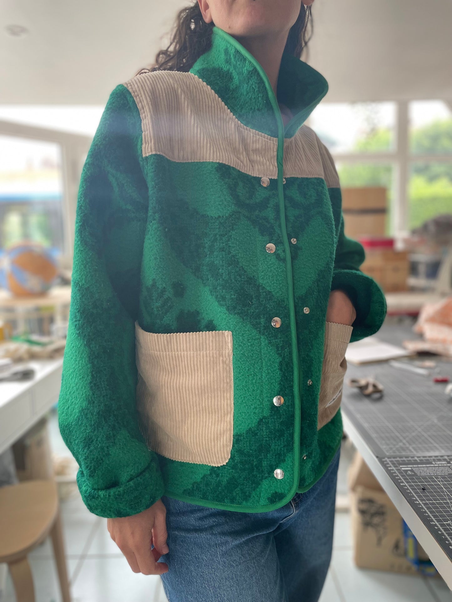 Veste Mazette : couverture verte et velours côtelé