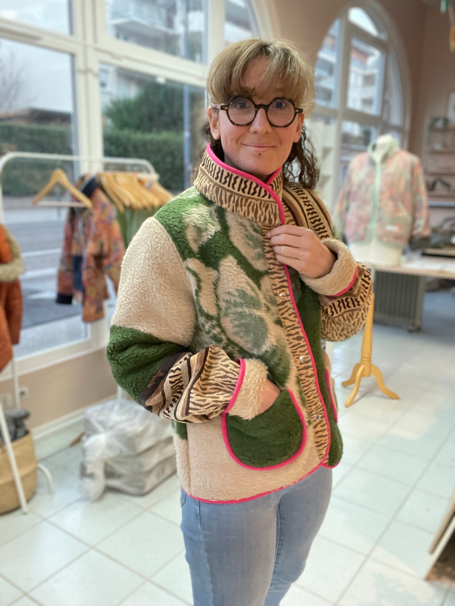 Veste Mazette : couverture vert/beige et tapisserie ethnique