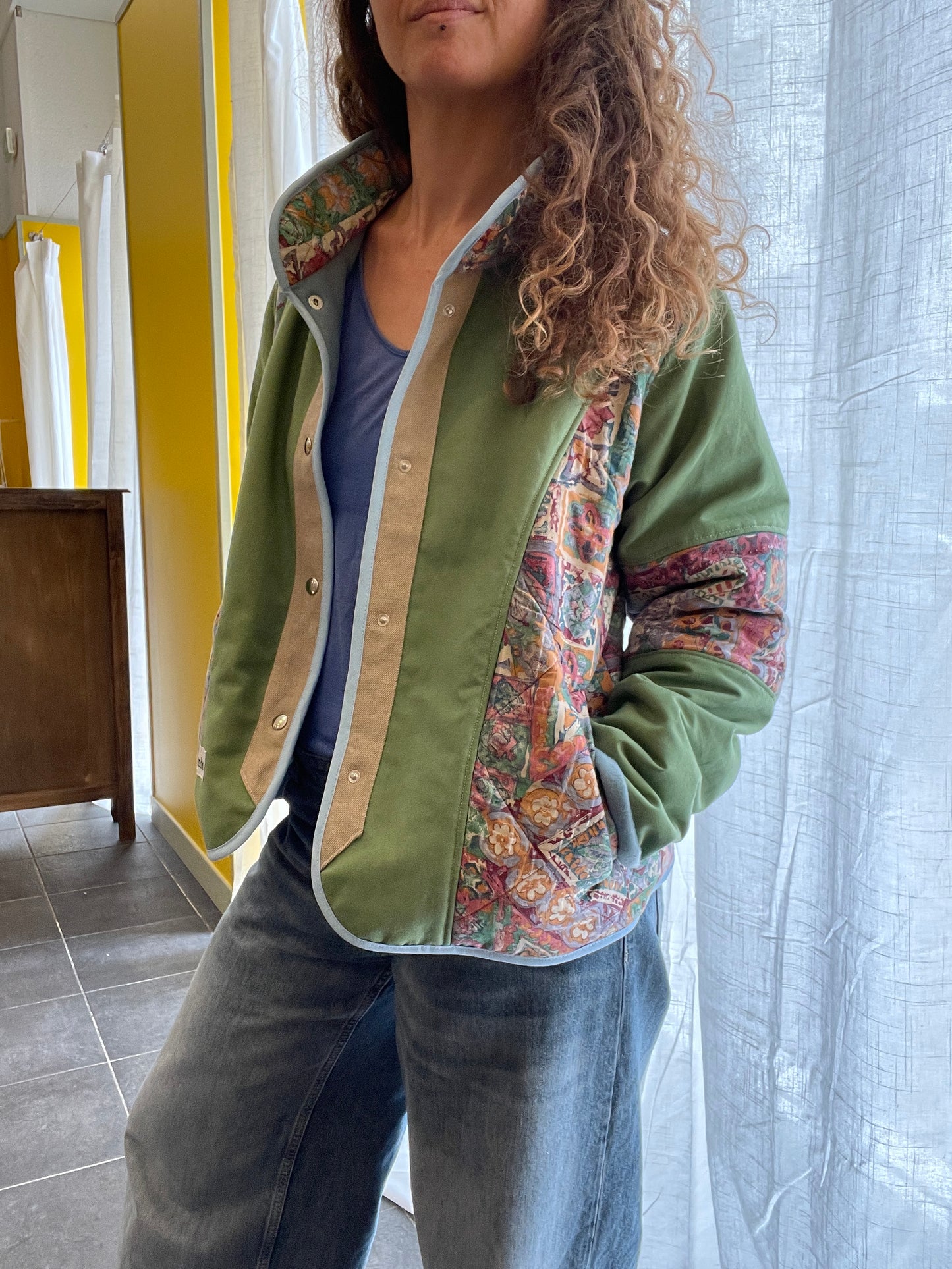 Veste Mazette : couette vintage et rideau vert