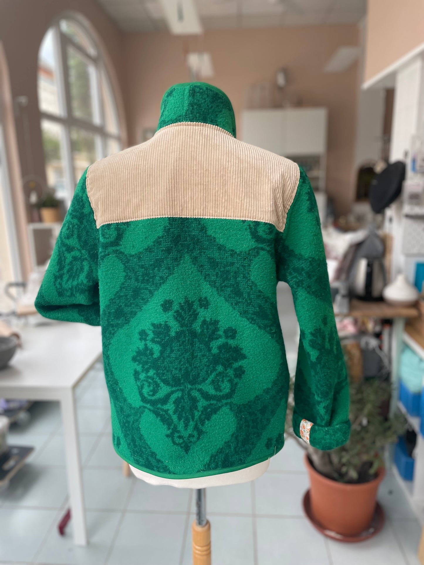 Veste Mazette : couverture verte et velours côtelé