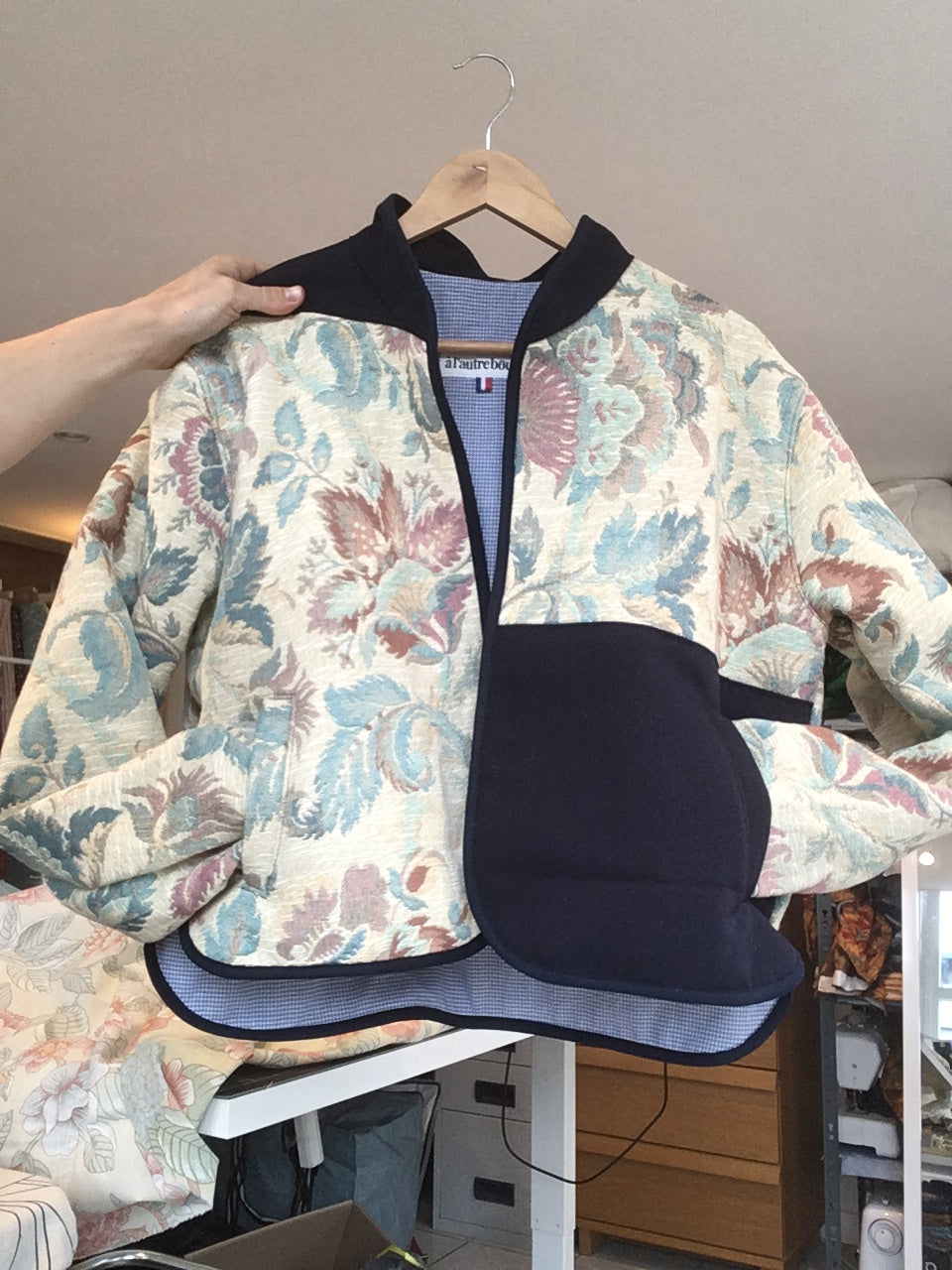 Veste courte - tapisserie bleue