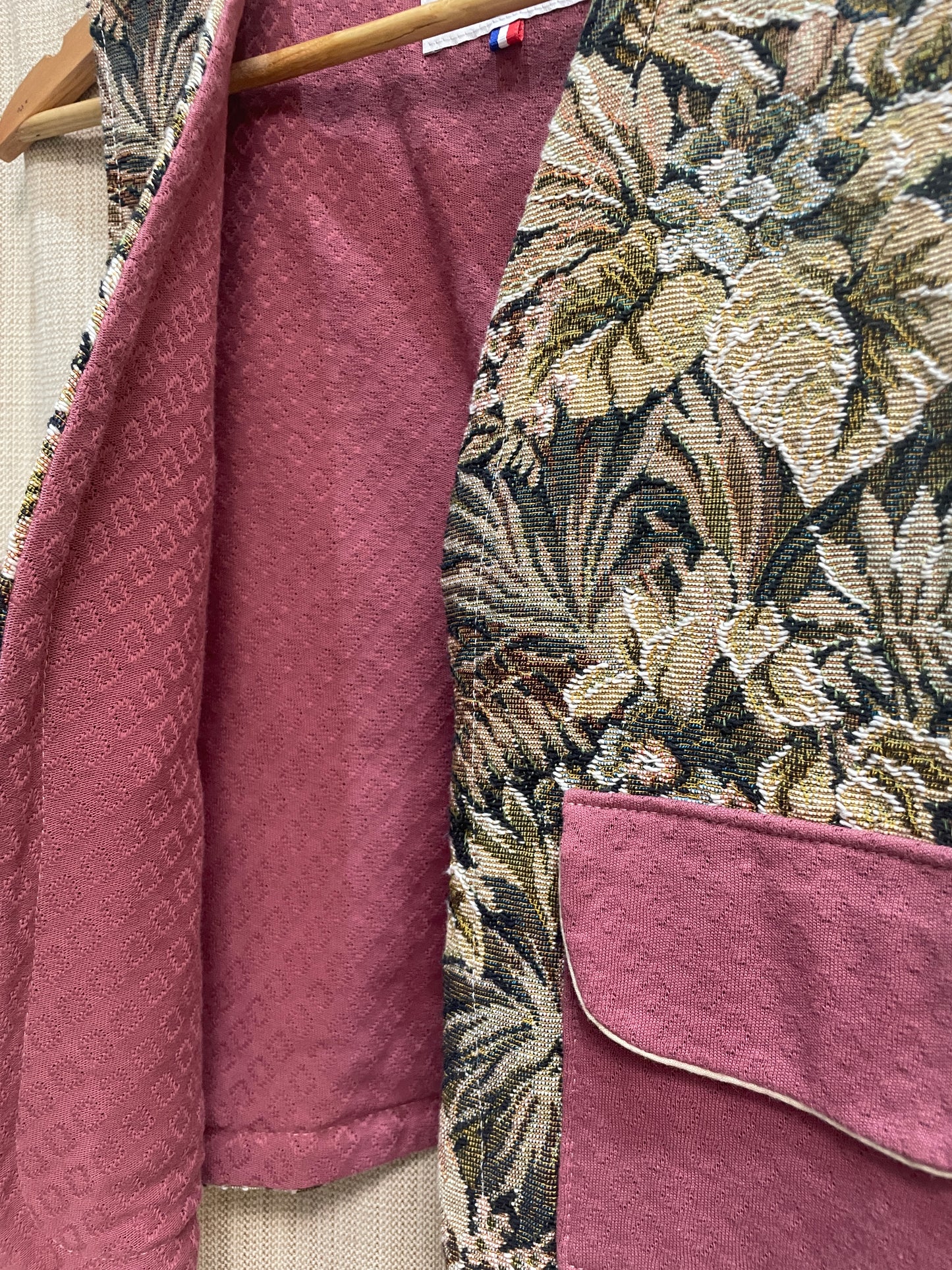 Gilet - tapisserie fleurie et bordeaux