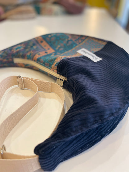 Sac demi lune - rideau graphique et velours côtelé