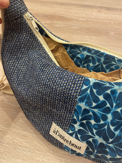 Sac demi lune - tissu lourd et texturé bleu