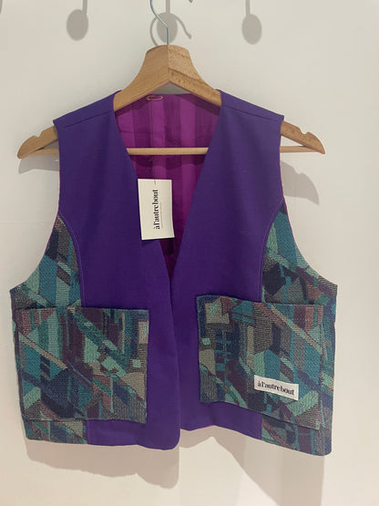 Gilet - rideaux violet et graphique