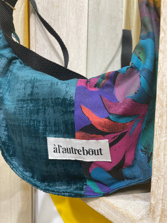 Sac demi lune - rideau coloré et vert sapin