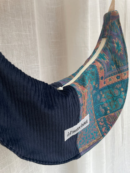 Sac demi lune - rideau graphique et velours côtelé