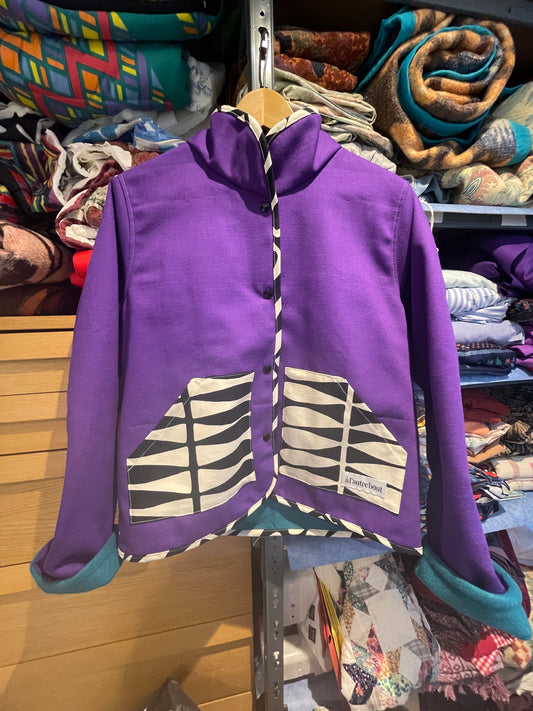 Veste Mazette : rideau violet, plaid et coussin