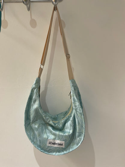Sac demi lune - rideau turquoise brillant